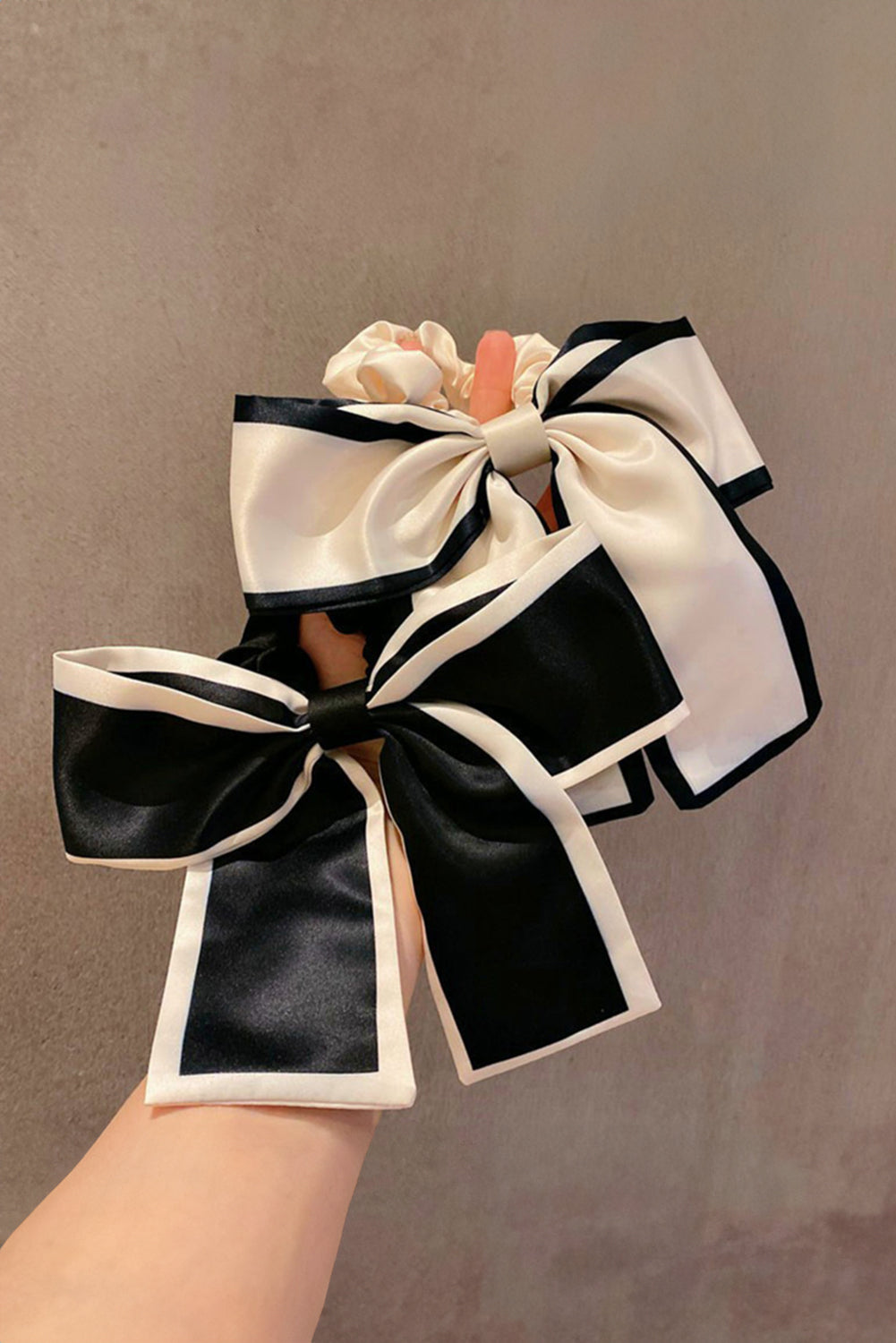 Color black Contrast Trim Satin Bow Knot Hair Scrunchie