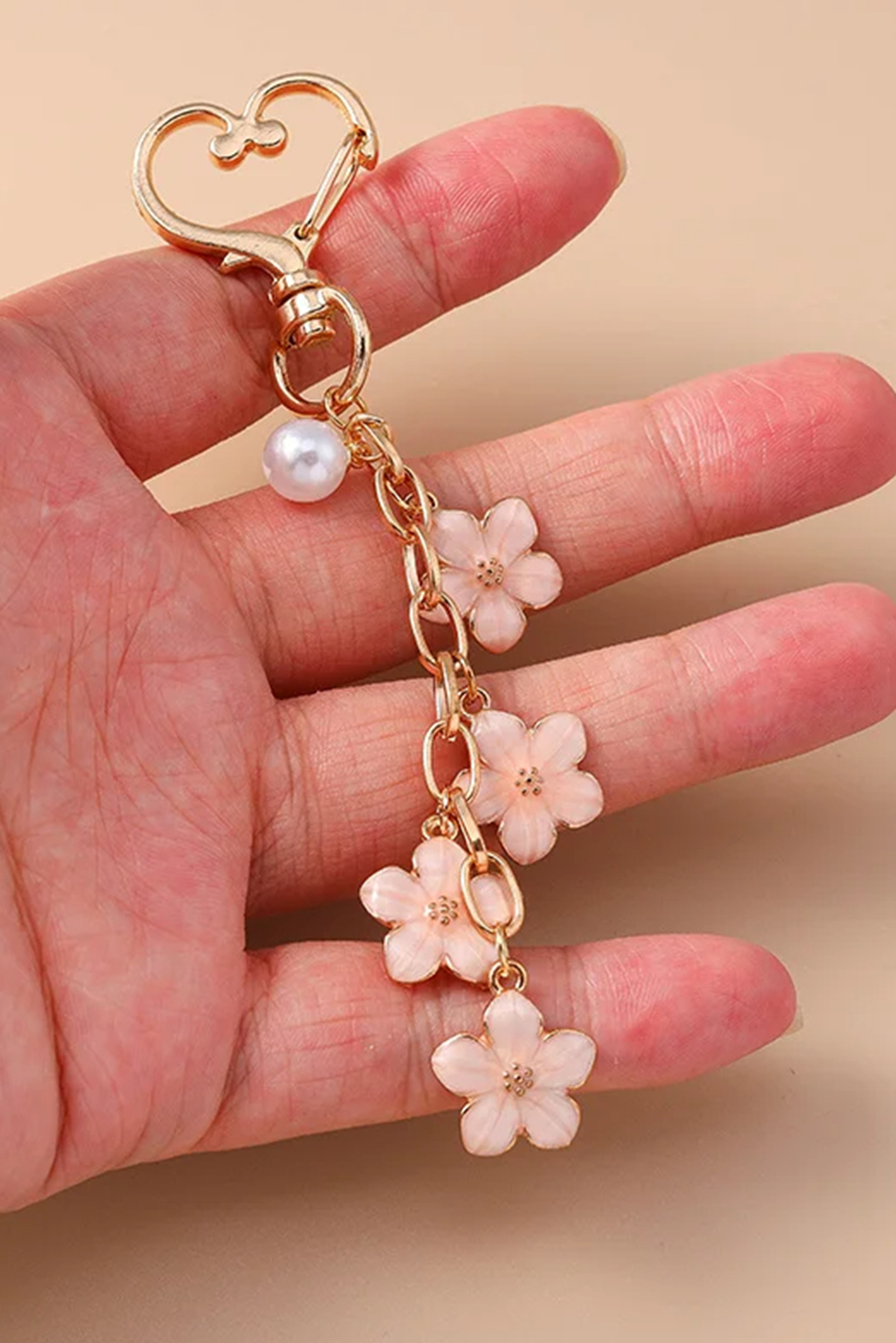 Light Pink Flower Heart Buckle Plated Alloy Keychain