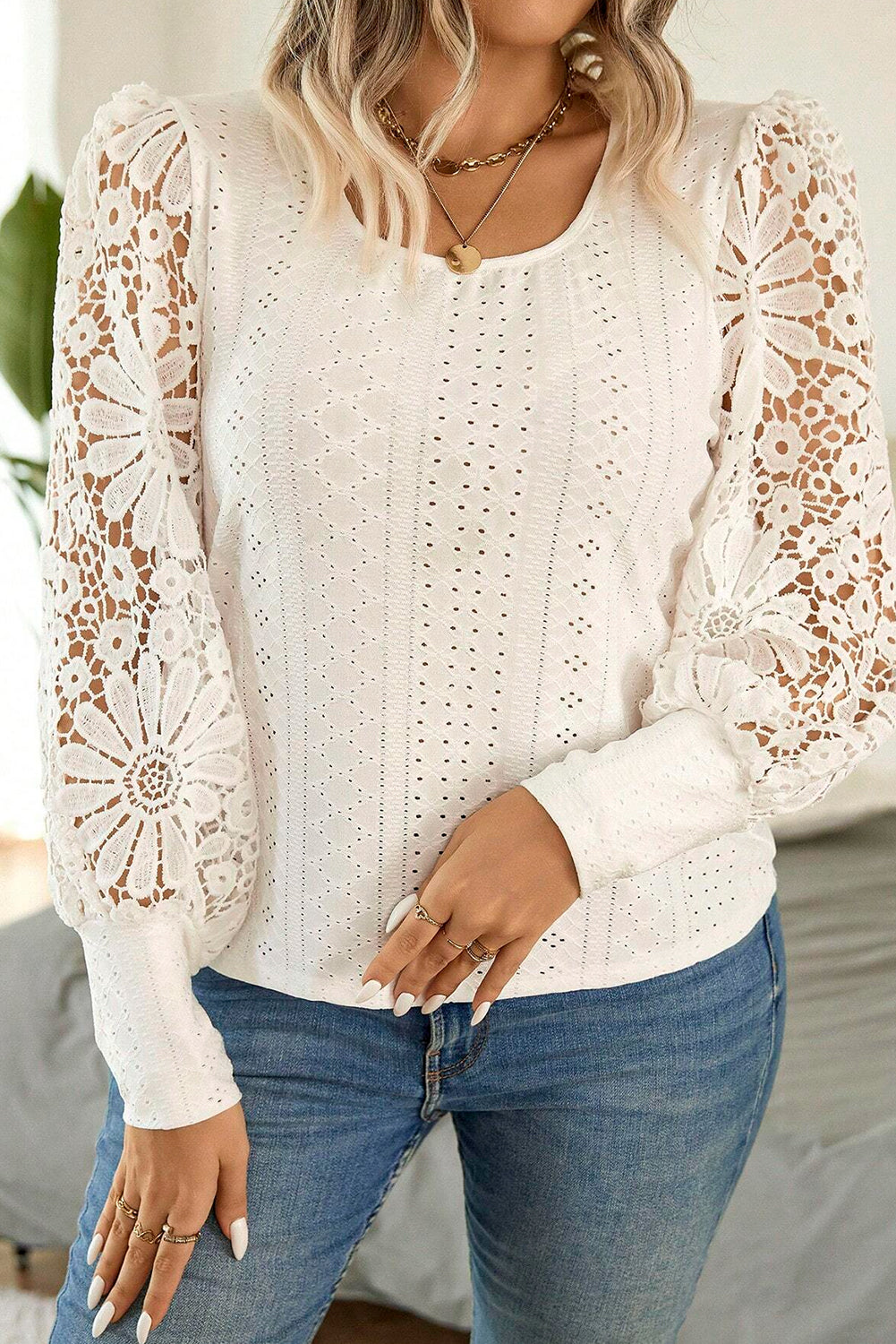 Apricot Contrast Floral Guipure Lace Lantern Sleeve U Neck Plus Size Blouse