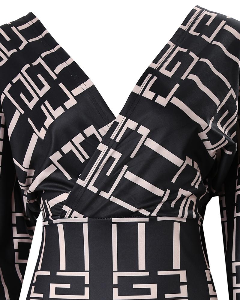 Geometric Print Batwing Sleeve Bodycon Dress